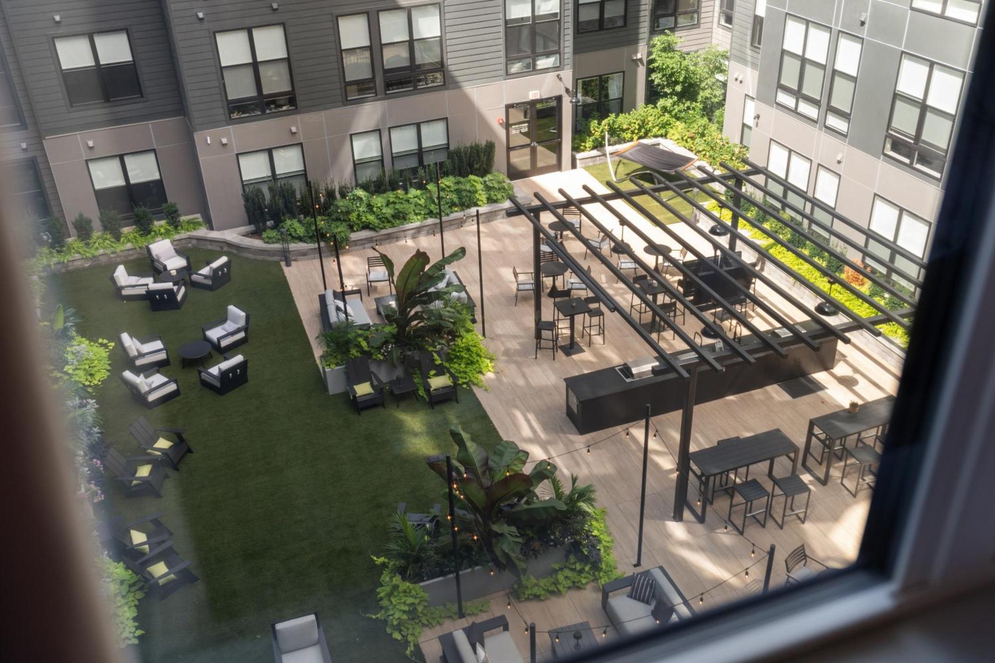 Luxury Apartments By Hyatus At The Asher Stamford Ngoại thất bức ảnh