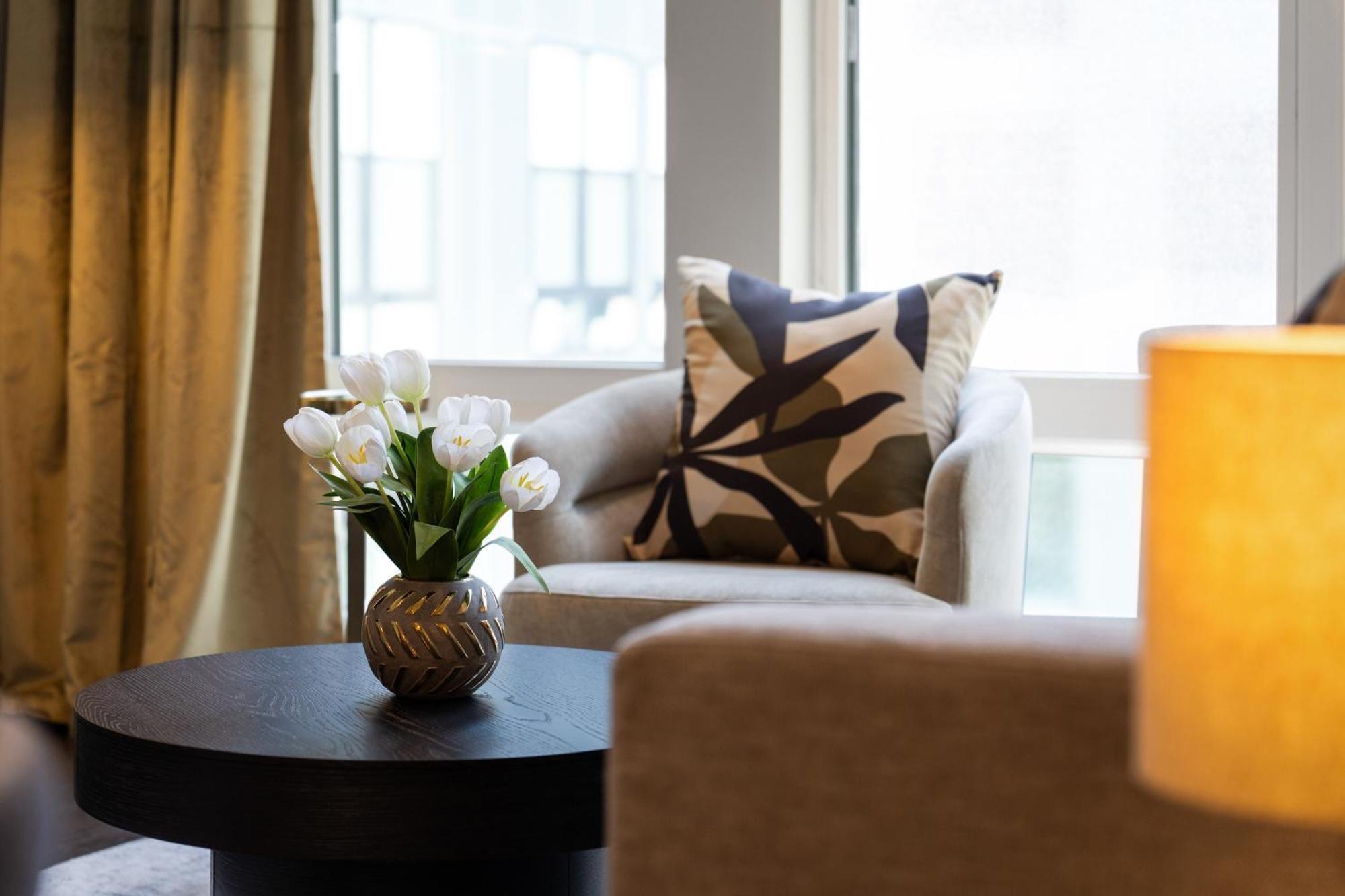Luxury Apartments By Hyatus At The Asher Stamford Ngoại thất bức ảnh