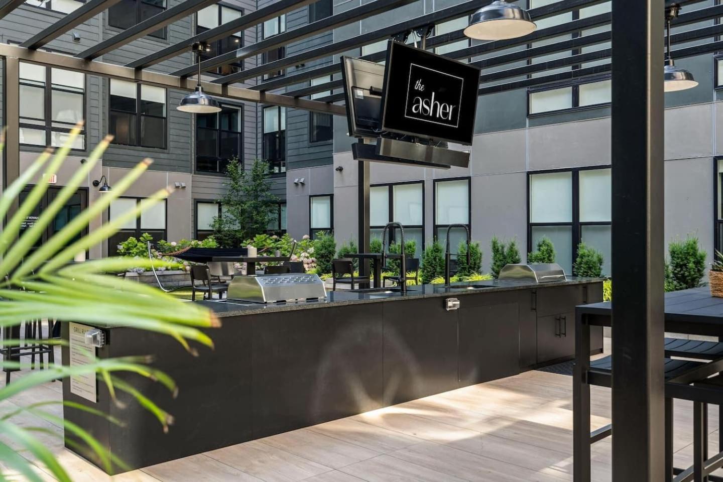 Luxury Apartments By Hyatus At The Asher Stamford Ngoại thất bức ảnh