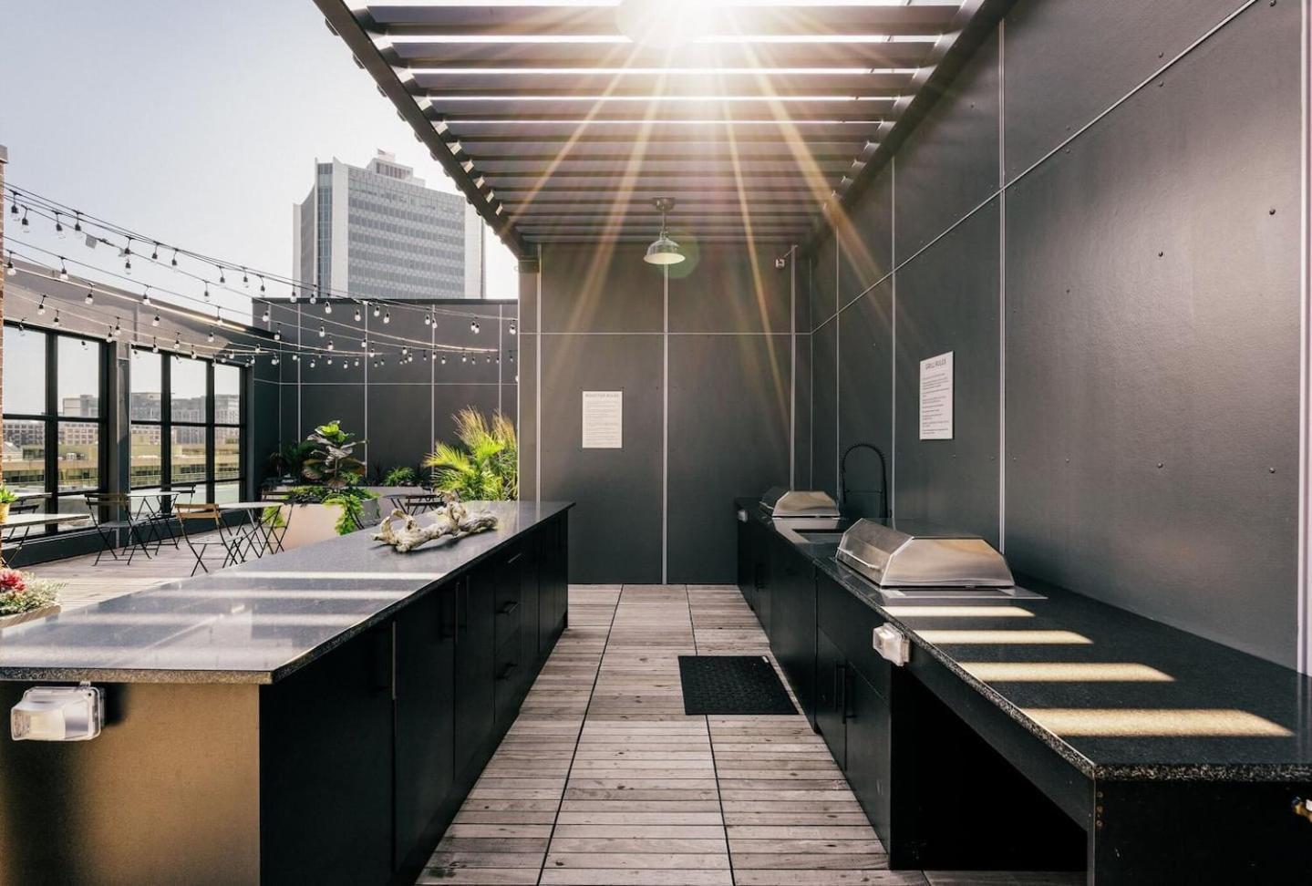 Luxury Apartments By Hyatus At The Asher Stamford Ngoại thất bức ảnh